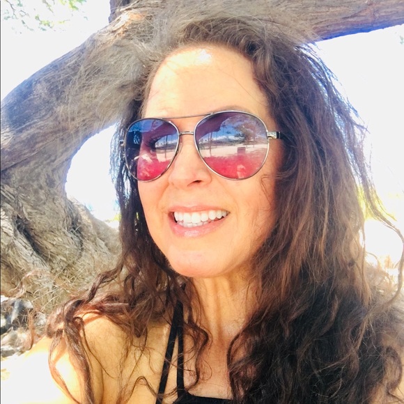 Meet your Posher, Robin - Picture 1 of 3